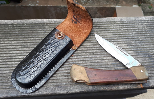 Vecchio coltello intagliato - vecchio,