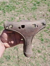 Una vecchia stufa a legna in