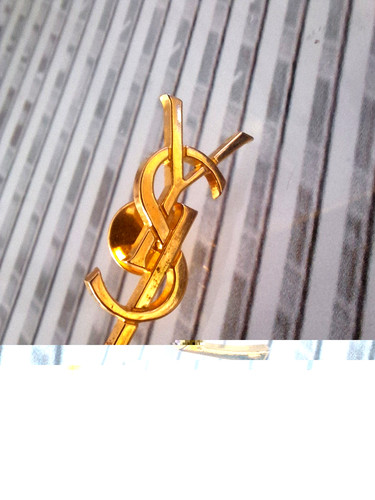 Pin broche brooch yves - ,