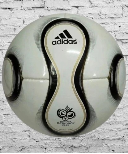 Raro 2006 adidas teamgeist - raro,