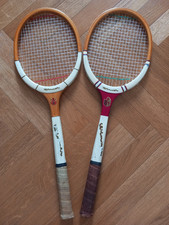 Due racchette da tennis in legno della Beliz, la storica fabbrica argentinaDue r