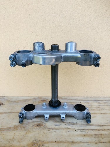 Honda dominator 650 piastre - honda,