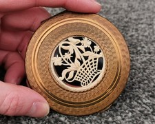 Vintage Kigu Powder Compact