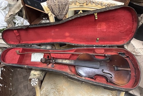 Antico vecchio violino pre