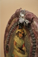 Tela Ovale Quadro Decoupage Bambina che legge con fiocco strass e merletti 20x25