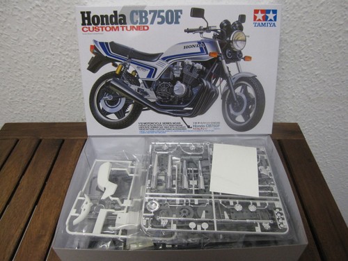 Honda cb750f tamiya in - di,
