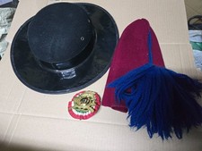 lotto di 2 cappelli 1 felz e 1