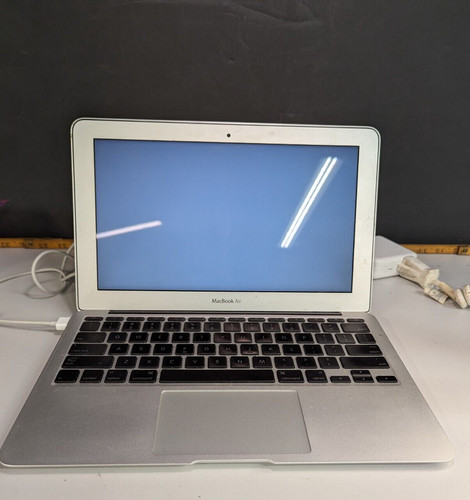 Apple macbook air 11inch model - apple,