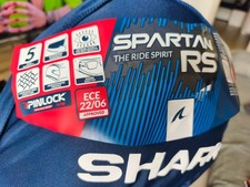 Casco in fibra di carbonio