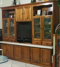 Mobile soggiorno in legno di noce nazionale.