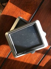 One Garmin Nuvi 205 3,5