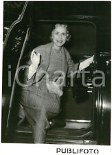 1953 ROMA Villa Taverna - Arrivo in auto di Clare BOOTHE LUCE *Foto 13x18 cm