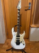 Chitarra elettrica Ibanez RG450DXB bianca con borsa gig prodotto usato...