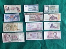 Lotto 12 Banconote da tutto il mondo