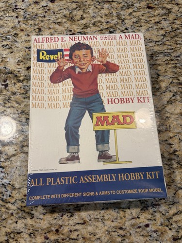 Revell alfred neuman - revell, e.