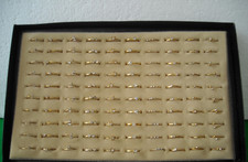 Espositore 100 anelli - 100,