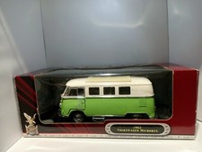 1:18 volkwagen microbus 1962 92328 deluxe edition