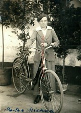 Foto, giovane donna con