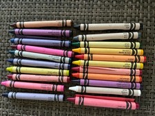 21 pastelli Crayola alcuni