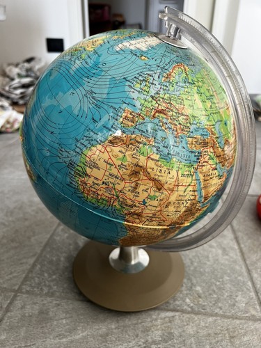 Mappamondo vintage luminoso