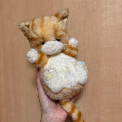 Mascotte peluche gatto tabby