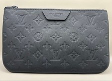 LOUIS VUITTON Trio Messenger