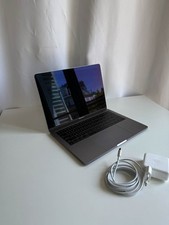 MacBook Pro 2017 13,3 pollici 16 GB I7 2,5 GHz