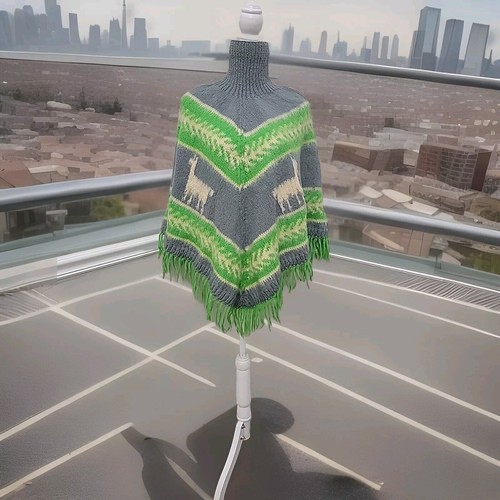 Peruviano vintage poncho in - vintage?,