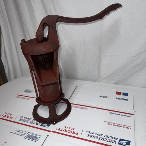 Pompa mano vintage - vintage, ghisa
