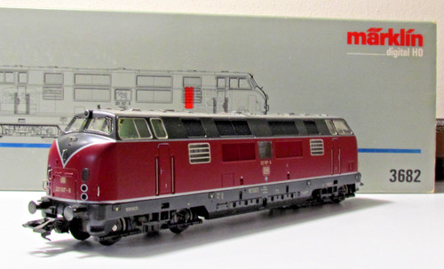 Locomotiva diesel 221 - locomotiva, br