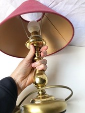 Lampada da tavolo con paralume rosso e base metallo dorato VINTAGE
