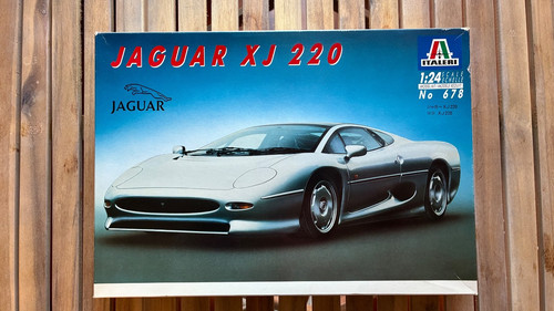 Italeri jaguar xj220 - 1/24, kit