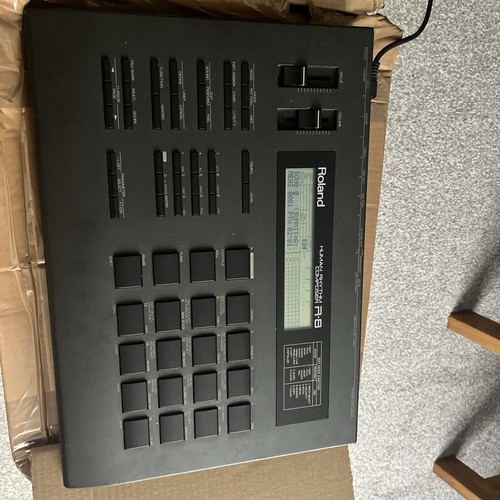 Roland drum machine - r-8,