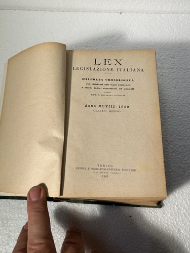 Vecchio libro legislazione - vecchio,