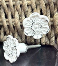2 pomelli a fiori in ghisa