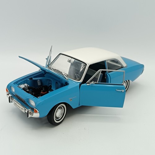 Modellino auto ford taunus 17m - modellino,