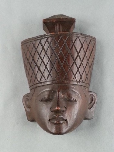 Maschera testa intagliata
