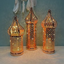 Elegante ornamento cavo in