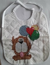  Ricamo bavaglino punto croce