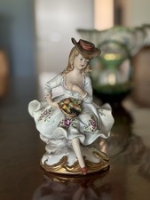 Statuina Porcellana Capodimonte del Maestro Volta