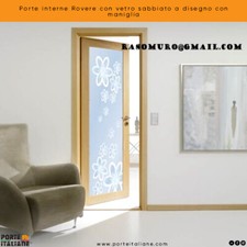Porte interne Rovere con vetro sabbiato a disegno con maniglia 