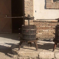 Antico torchio per vendemmia