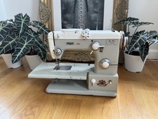 Macchina da cucire automatica PFAFF 360 leggendaria da collezione