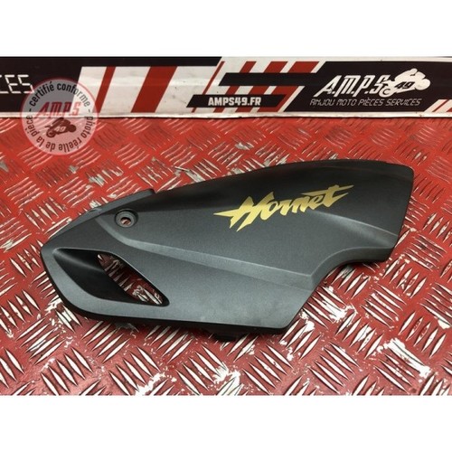 Cache plastique sous - , selle