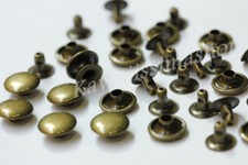 200pz borchie sfuse piatte con