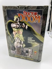 Statua dipinta Doctor Doom
