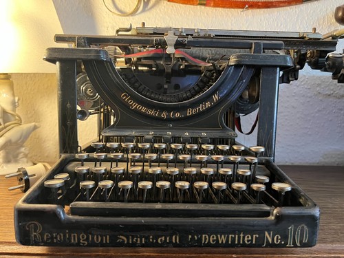 Macchina da scrivere - 🖋️,
