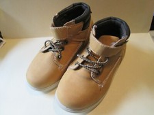 Scarpe stile stivaletto