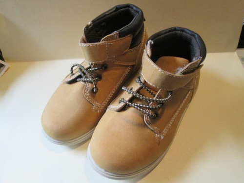 Scarpe stile stivaletto