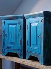 Coppia di comodini in legno